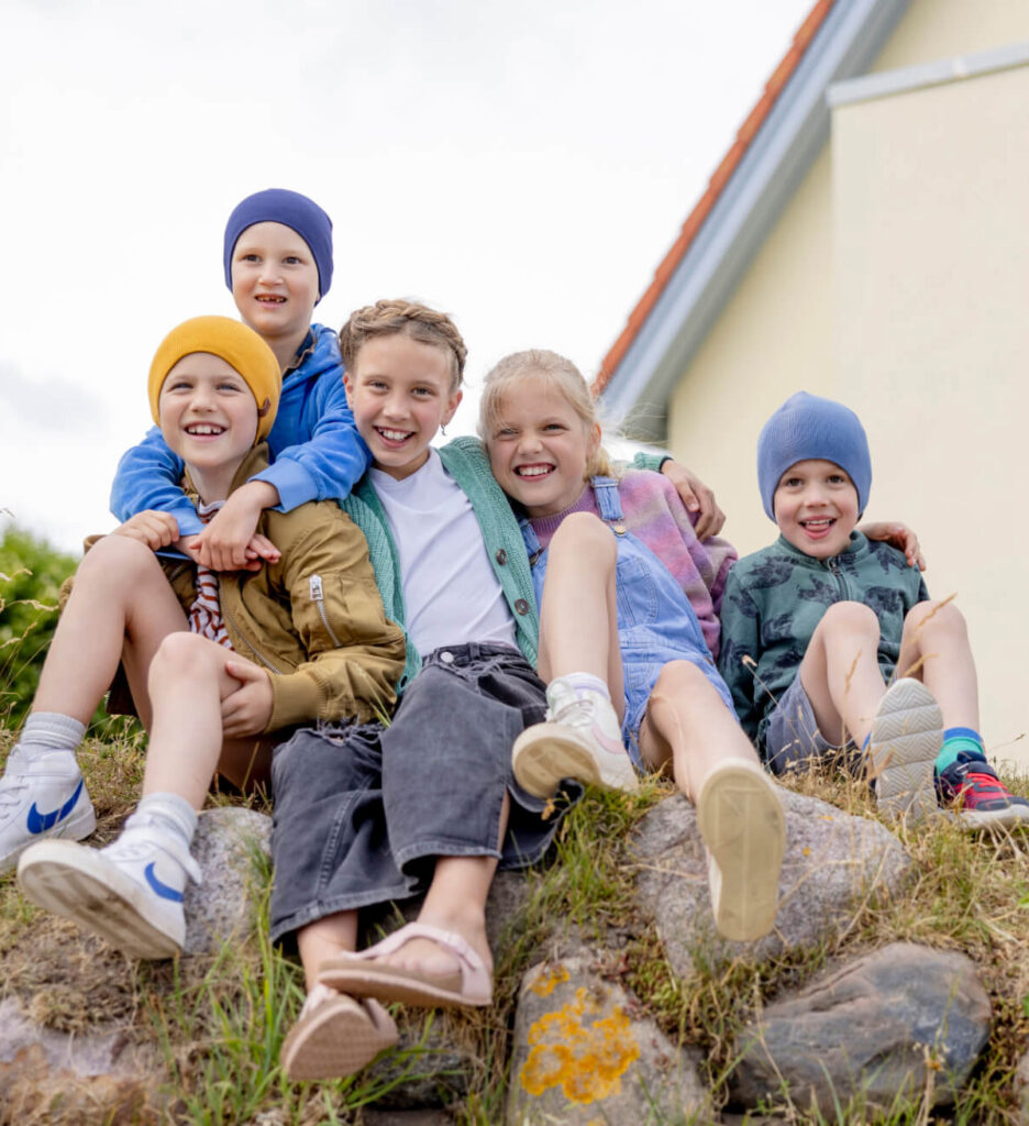 Kinder in der Pause während der Reha